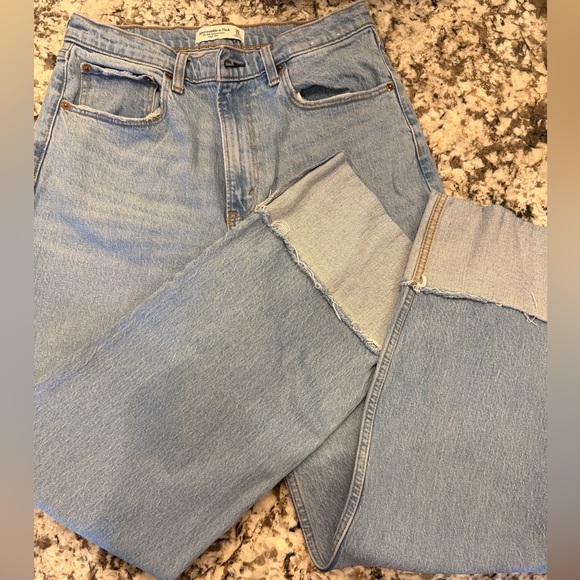 Abercrombie & Fitch Other - Abercrombie 90’s relaxed Jean - high rise - cuffed - size 30L or 10L